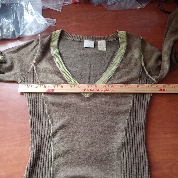 Daytrip Top women's Size Small Brown  V-Neck Long Sleeve * - Picture 4 of 12